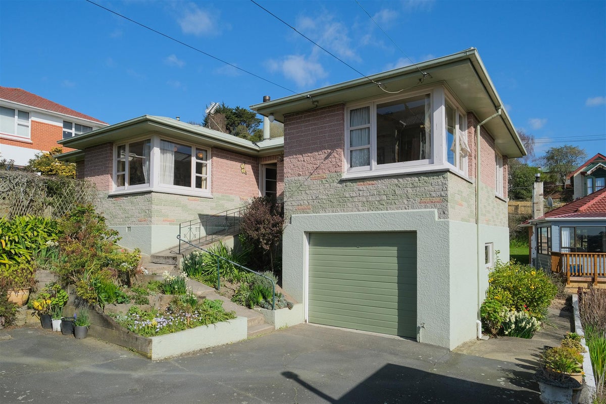 28 College Street, Caversham, Dunedin - Carousel 1