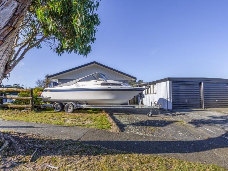 2 Woolwich Close, Whitby, Porirua - Carousel 20