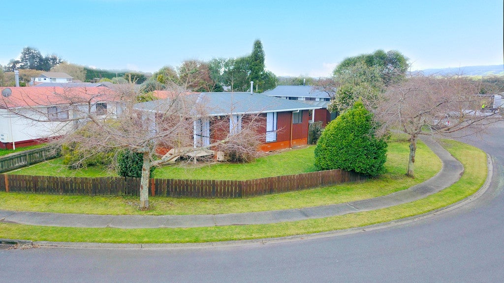 10 Baxter Place, Owhata, Rotorua - Carousel 1