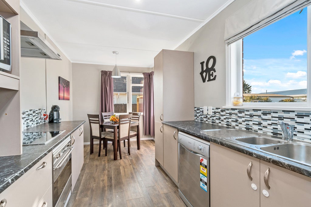 34 Merrington Crescent, Aranui, Christchurch - Carousel 2