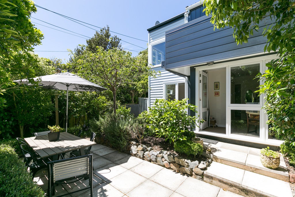 7 Newcombe Crescent, Karori, Wellington - Carousel 1