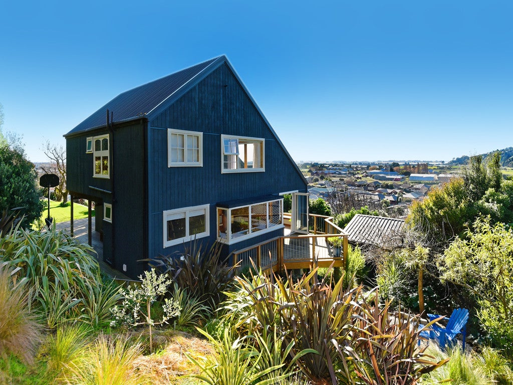 2/133 Port Hills Road, Heathcote Valley, Christchurch - Carousel 1