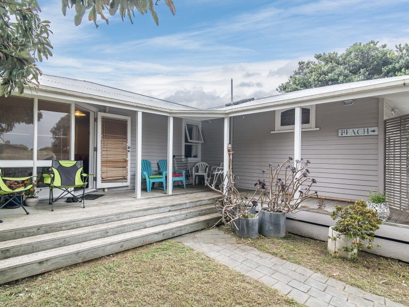 214 Manly Street, Paraparaumu Beach, Paraparaumu - Carousel 2