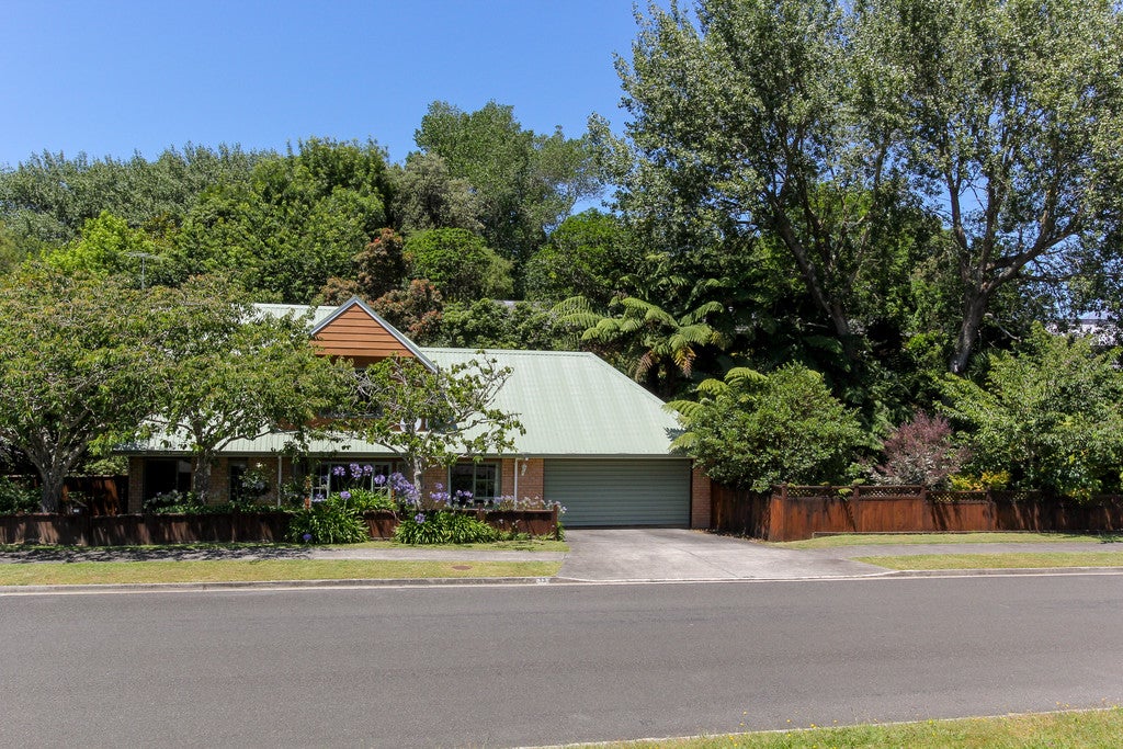 13 Cyrus Street, Whalers Gate, New Plymouth - Carousel 1