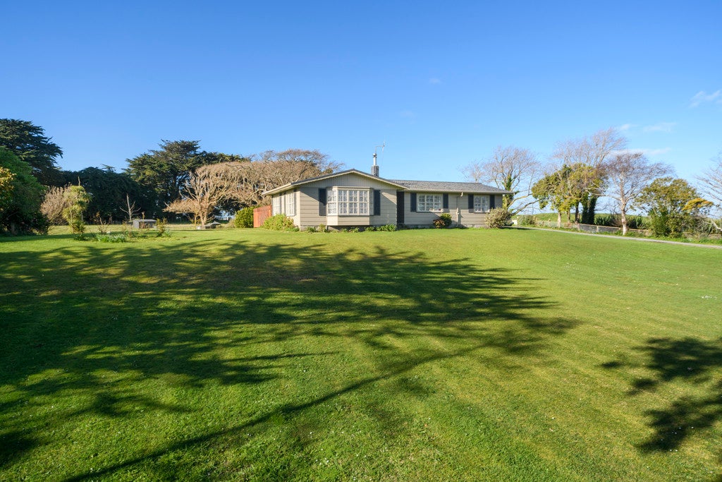 1516 State Highway 1, Glen Oroua, Foxton - Carousel 2