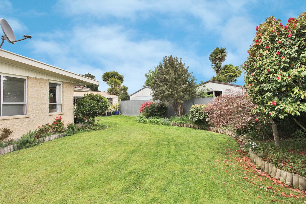 2/54 Selwyn Street, Somerfield, Christchurch - Carousel 6