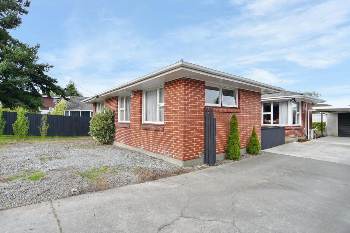321 Lake Terrace Road, Shirley, Christchurch - Carousel 1