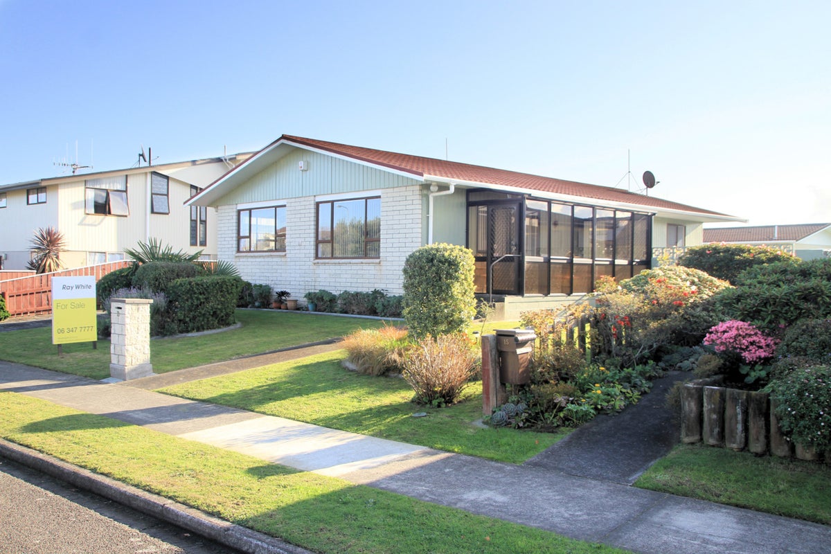 13 Treadwell Street, Springvale, Whanganui - Carousel 1