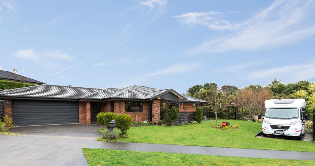 20 Ainslee Street, Highlands Park, New Plymouth - Carousel 1