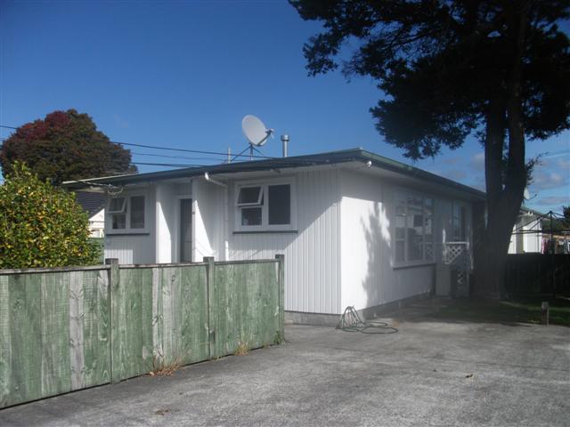 1/32 John Street, Trentham, Upper Hutt - Carousel 1