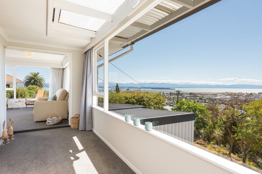 21 View Mount, Stoke, Nelson - Carousel 1