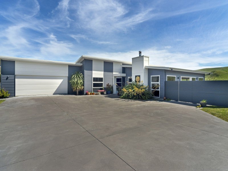 74 Hamilton Drive, Wainui, Gisborne - Carousel 1