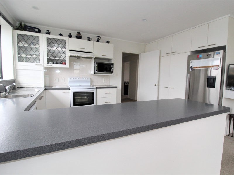 8 Grace Street, Waimate, Waimate - Carousel 2