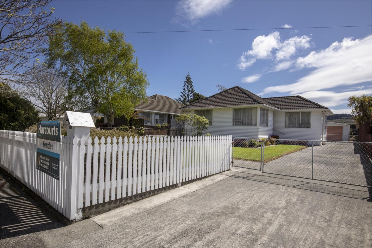 5/10 Rainey Grove, Taita, Lower Hutt - Carousel 12
