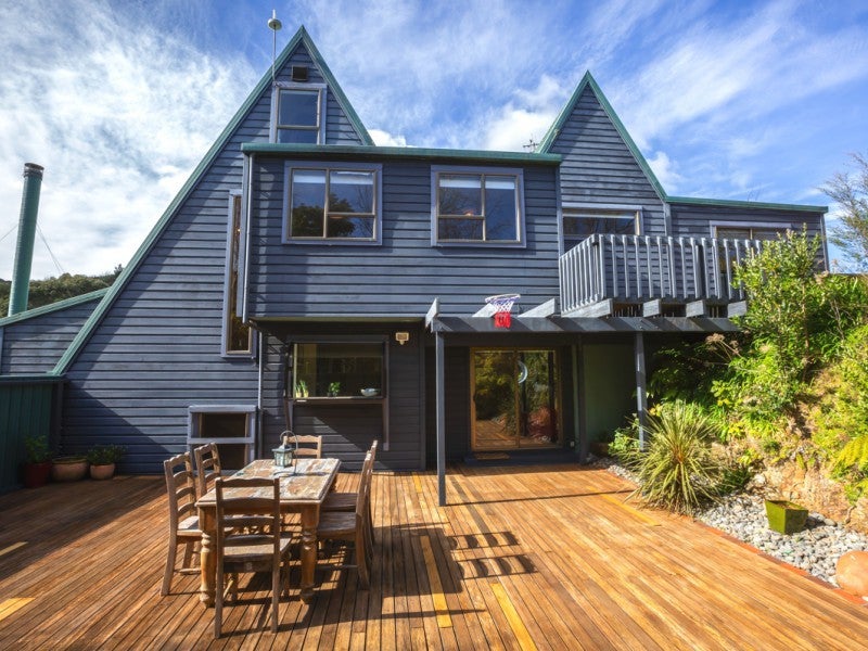 20 Solander Place, Whitby, Porirua - Carousel 1