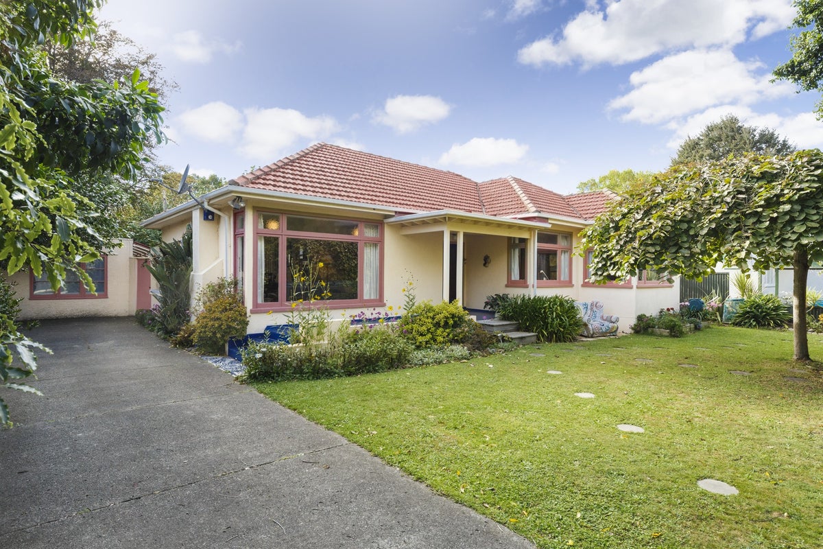 7 Manuka Street, Hokowhitu, Palmerston North - Carousel 1