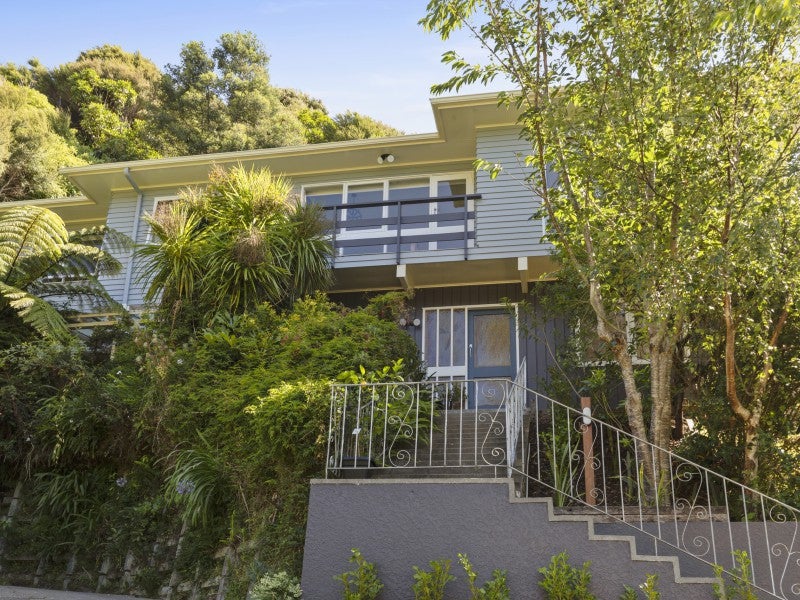 12 Chanel Grove, Waterloo, Lower Hutt - Carousel 1