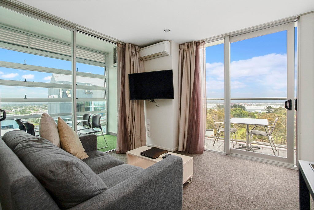 1109/17 Osterley Way, MANUKAU, AUCKLAND - Carousel 1