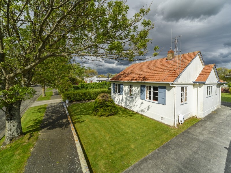86 Savage Crescent, West End, Palmerston North - Carousel 2