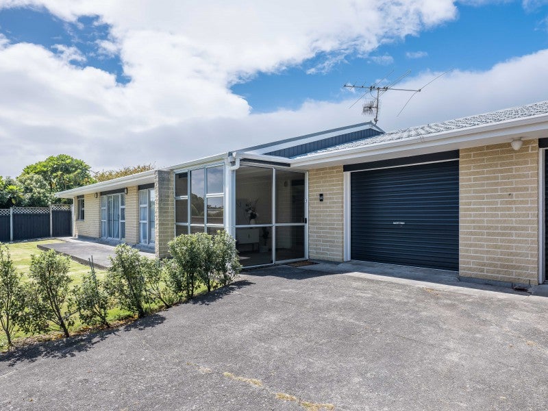 60 Sylvan Avenue, Waikanae - Carousel 1