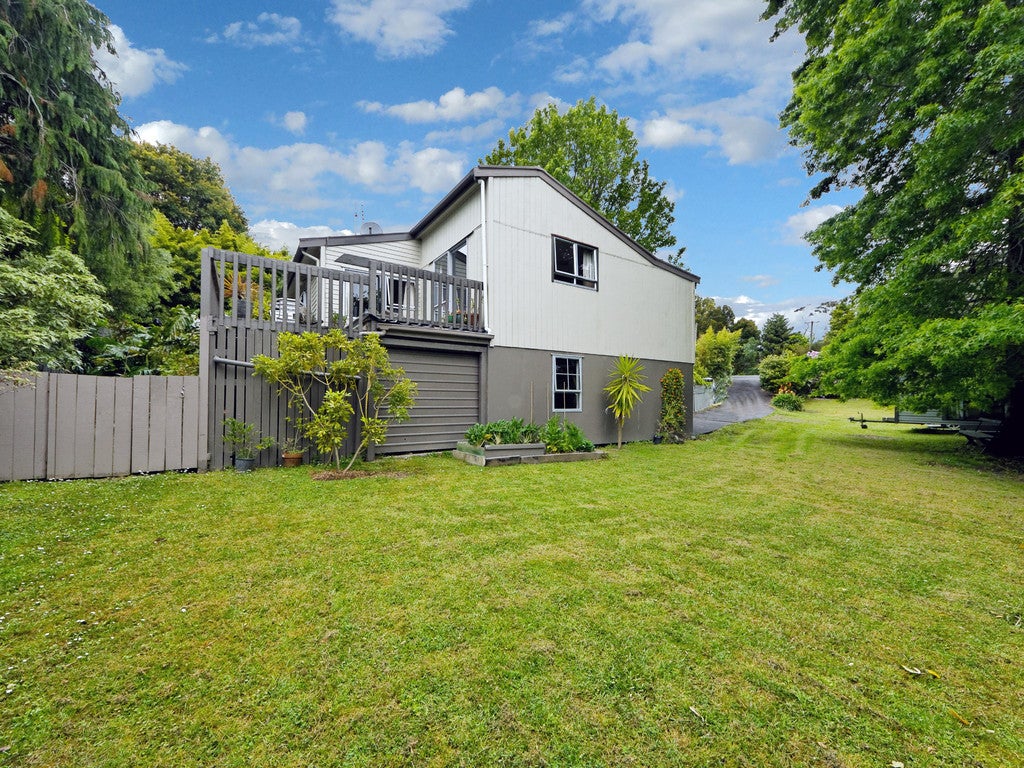 1/29 Kaurilands Road, Titirangi, Auckland - Carousel 2