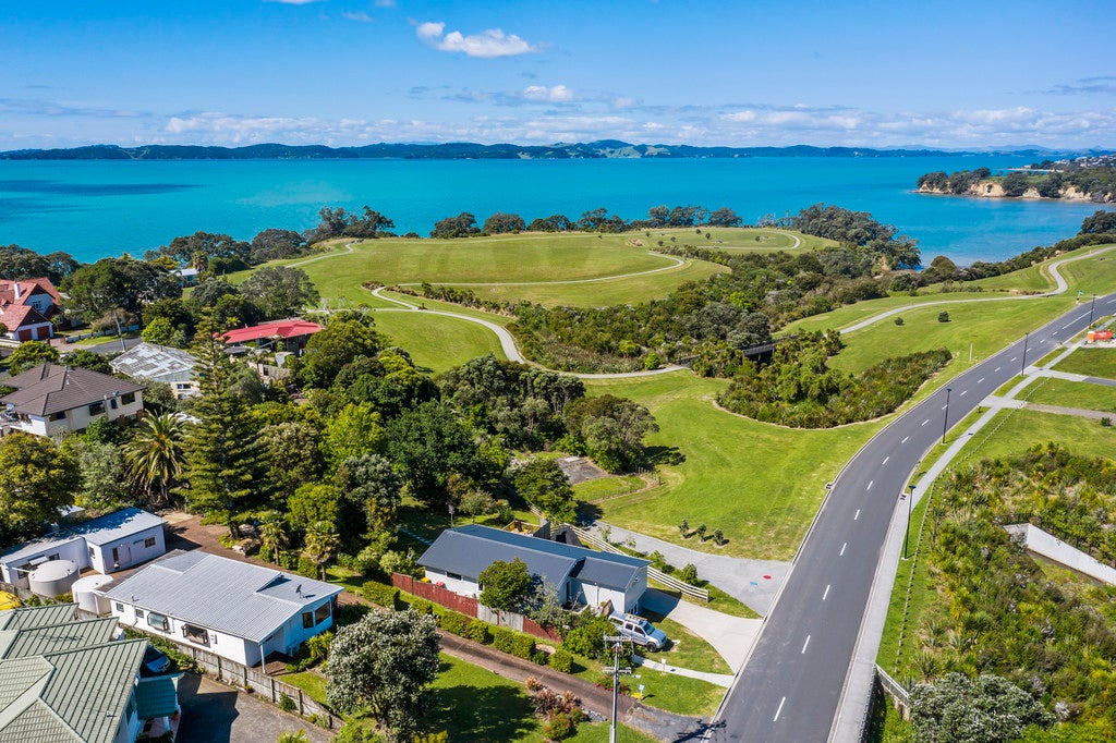 116 Third View Avenue, Beachlands, Auckland - Carousel 2
