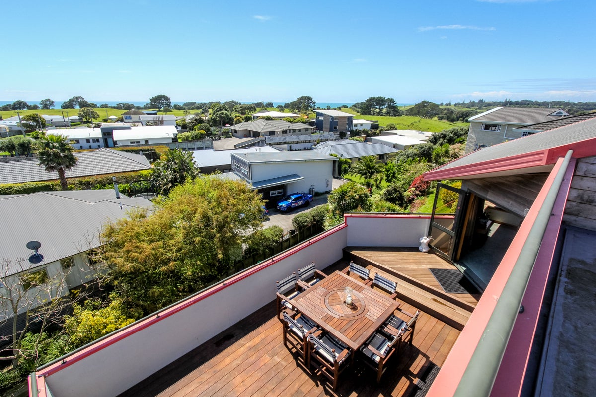 3 Chatswood Grove, Fitzroy, New Plymouth - Carousel 20