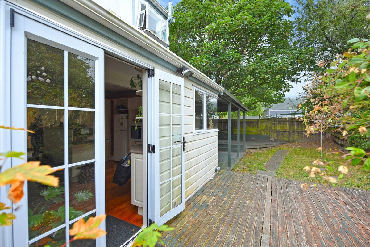 159D Stokes Valley RD, STOKES VALLEY, LOWER HUTT - Carousel 2