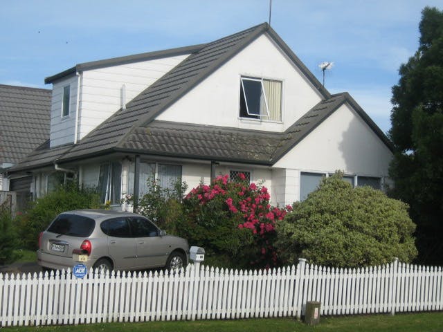 1/88 Aviemore Drive, Highland Park, Auckland - Carousel 1