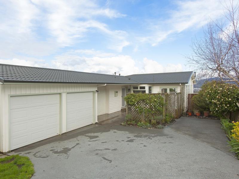 37 Harbour View Road, Harbour View, Lower Hutt - Carousel 1