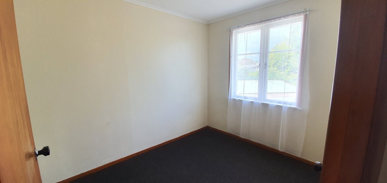 5 Hurley Place, Kelston, Auckland - Carousel 2