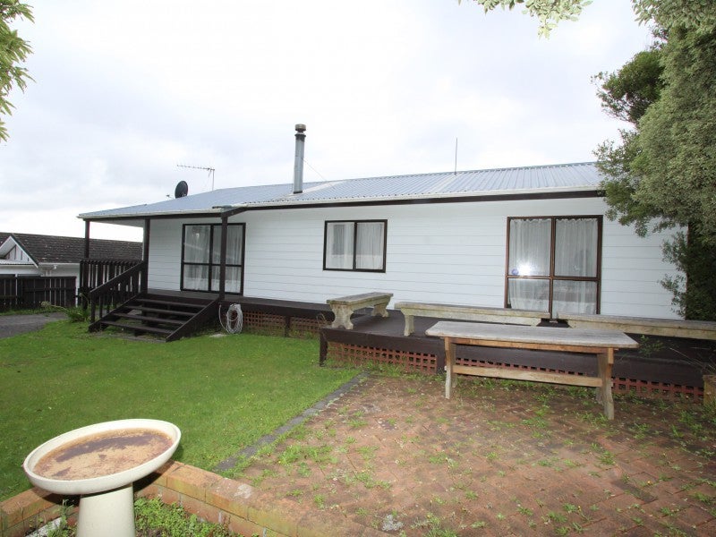 22 Japonica Crescent, Ranui, Porirua - Carousel 2