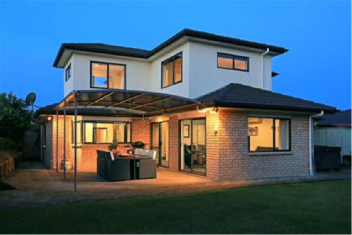 17 Reybert Place, Massey, Auckland - Carousel 1