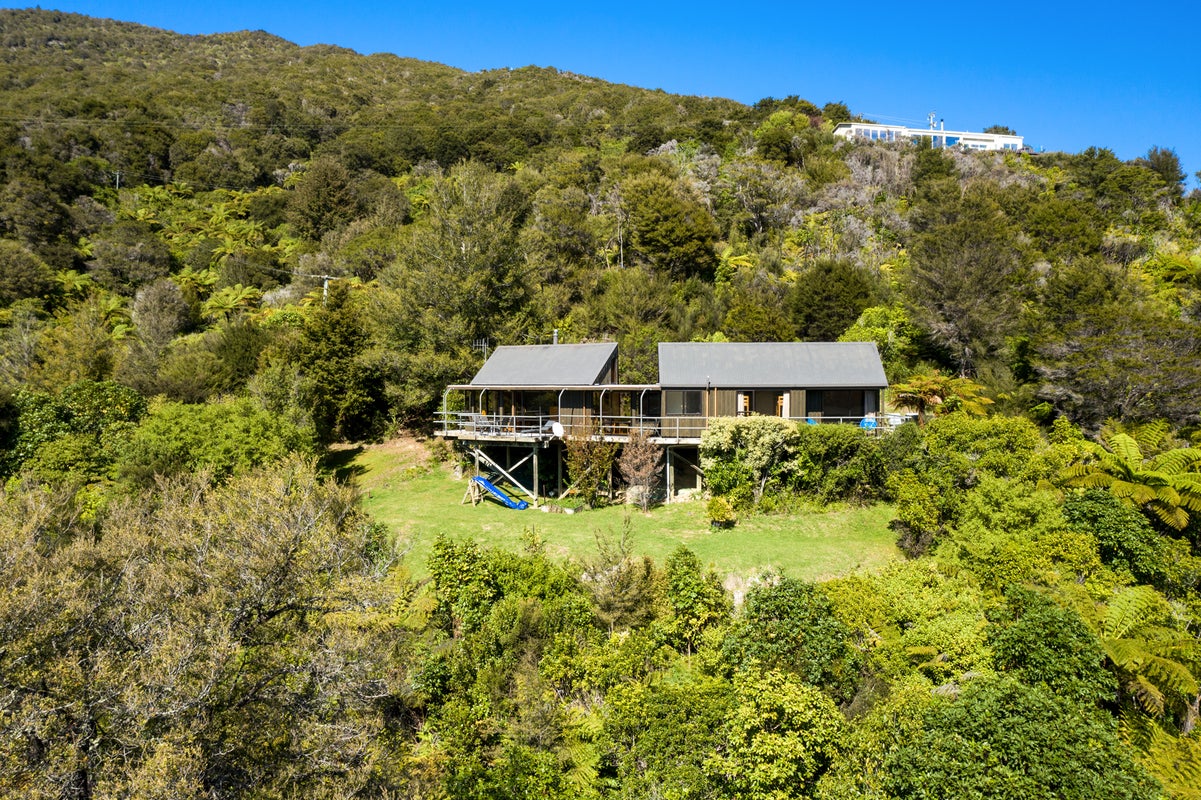 556 Moetapu Bay Road, Picton - Carousel 2