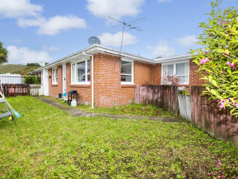 1033C Fergusson Drive, Clouston Park, Upper Hutt - Carousel 1