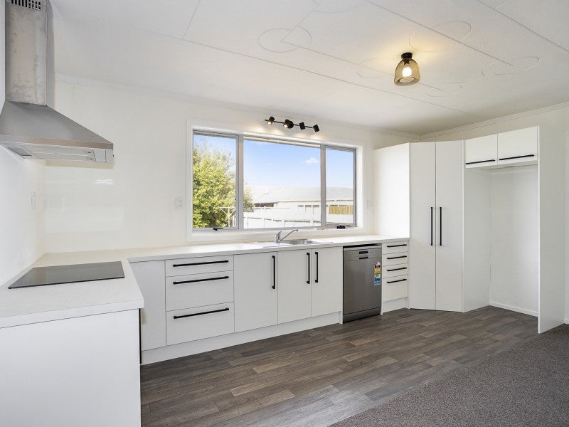 11 Harvey Street, Grasmere, Invercargill - Carousel 1