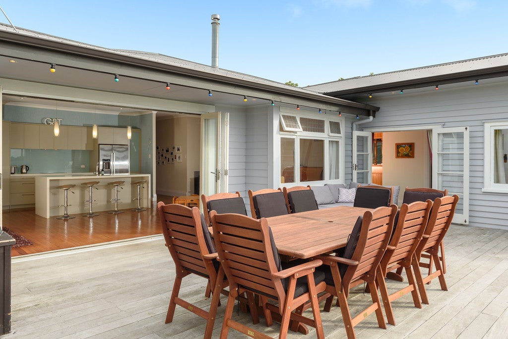 204 Ranginui Road, Welcome Bay, Tauranga - Carousel 1