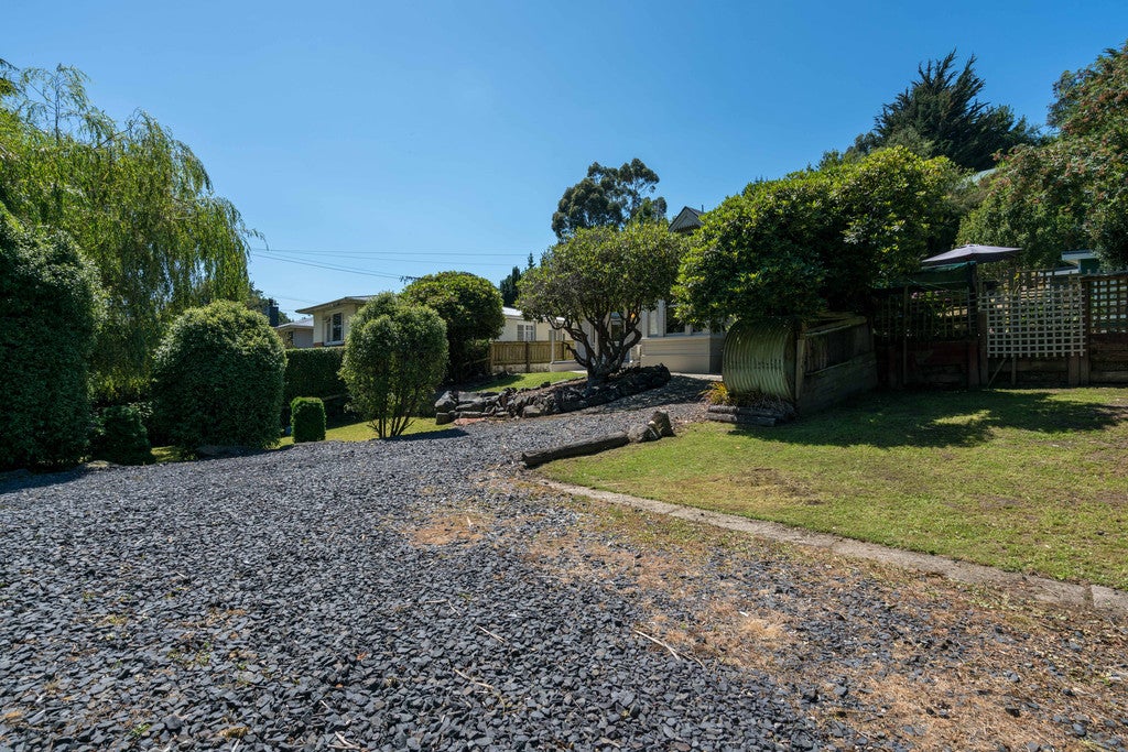 4 Prosser Street, Green Island, Dunedin - Carousel 2