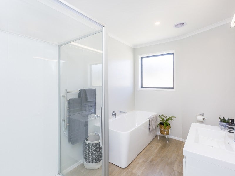 13 Vernon Grove, Brown Owl, Upper Hutt - Carousel 26