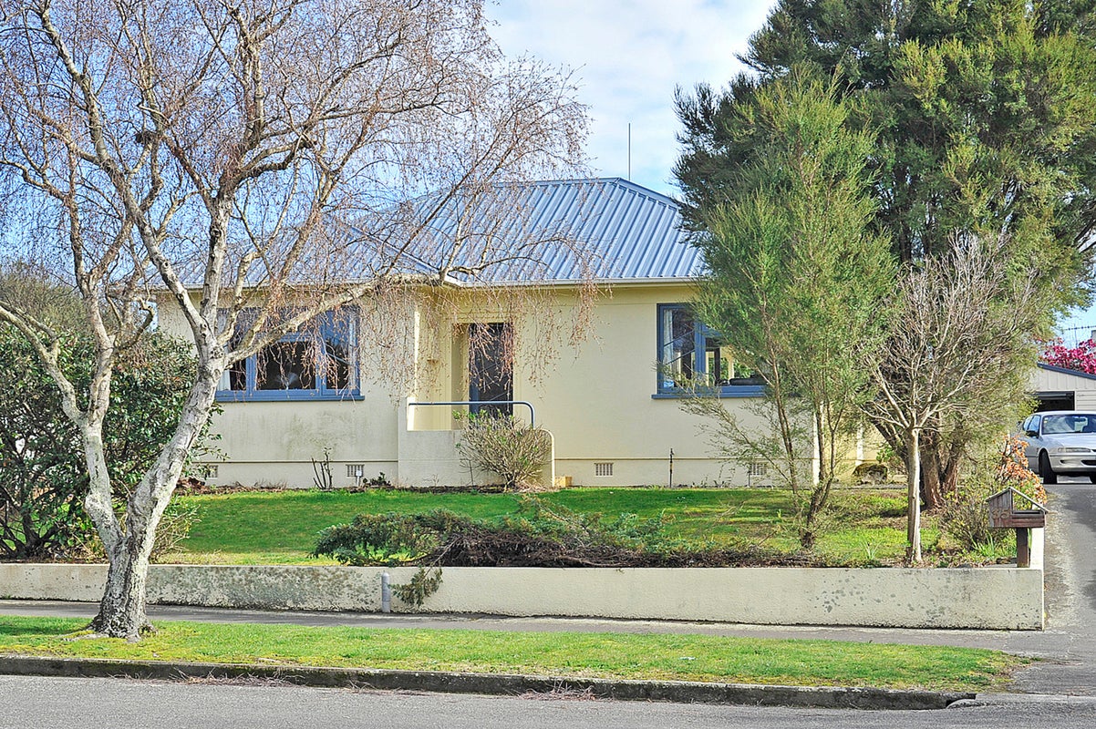 35 Winston Avenue, Hokowhitu, Palmerston North - Carousel 1