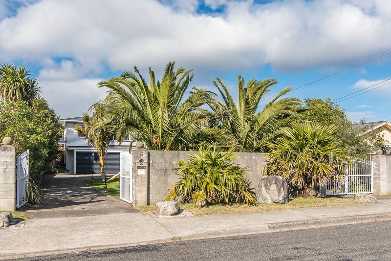 6 Michael Road, Paraparaumu Beach, Paraparaumu - Carousel 1
