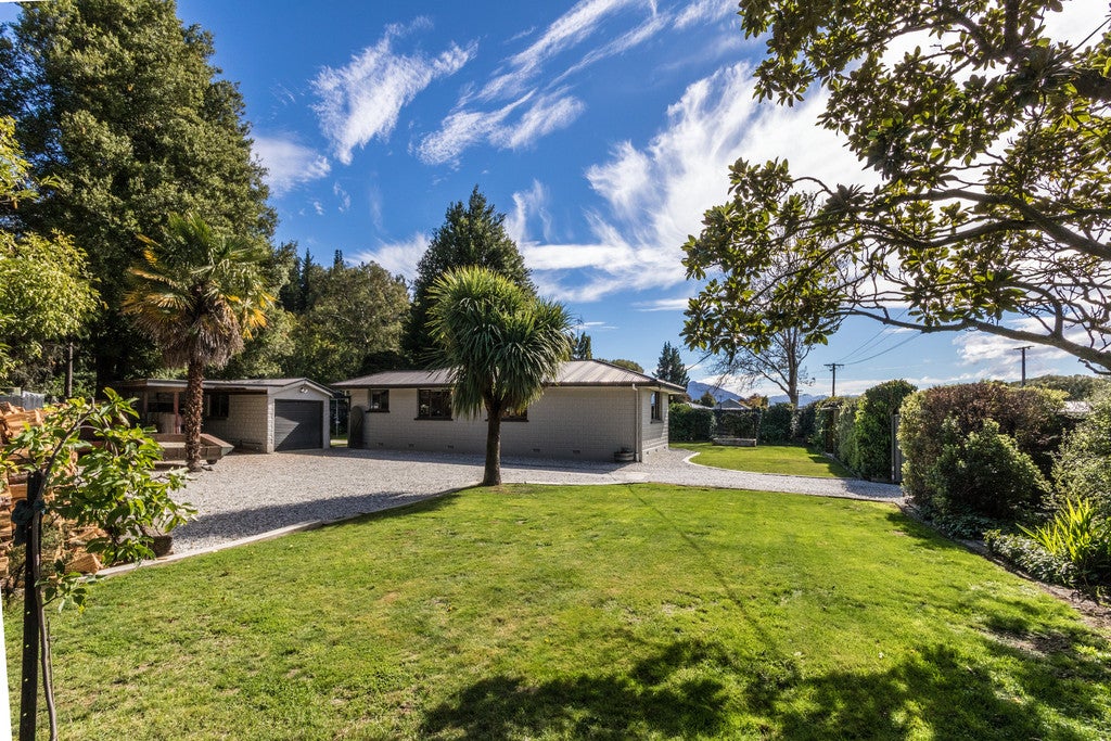 98 Main Road, Luggate, Wanaka - Carousel 1