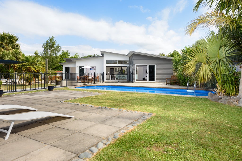 12 Calais Place, Ohauiti, Tauranga - Carousel 1