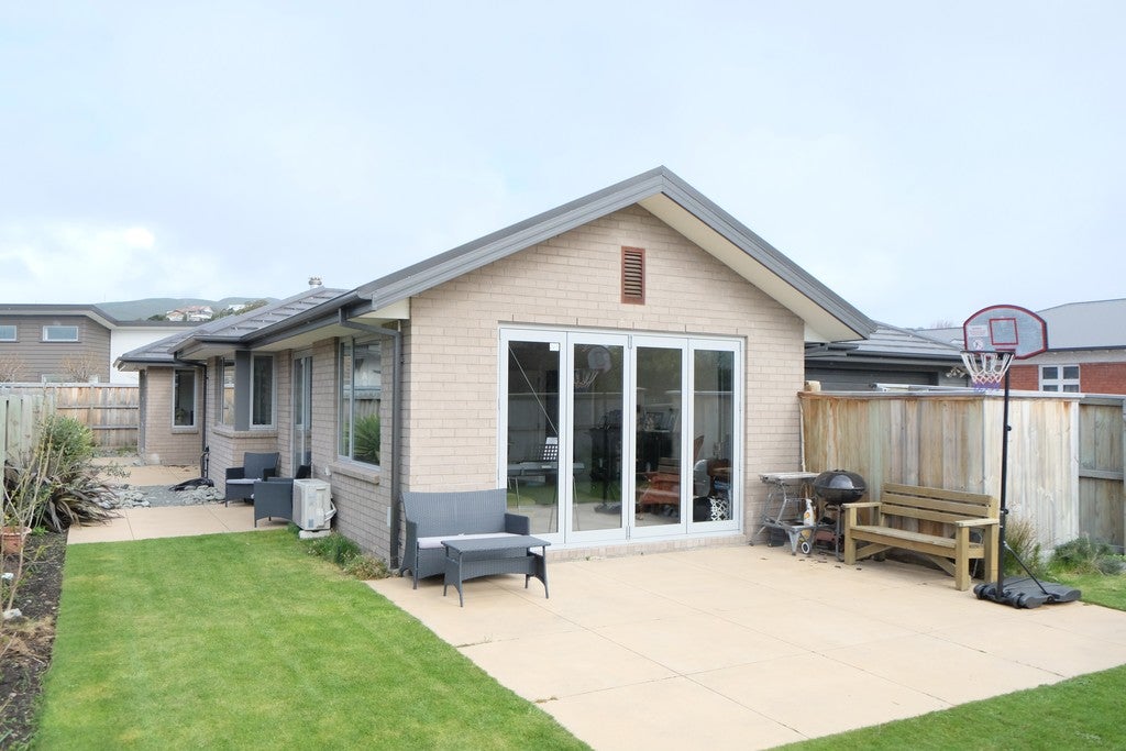 4 Gamblins Road, Saint Martins, Christchurch - Carousel 1