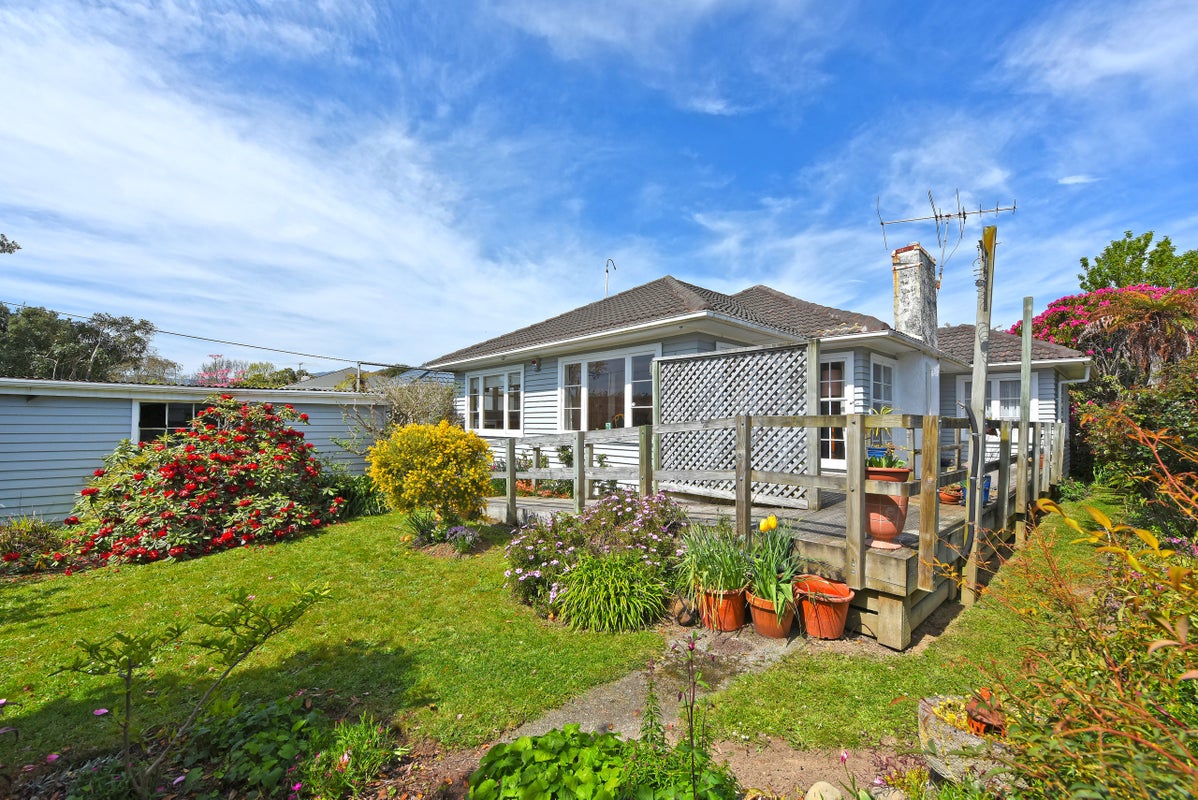 36 McParland Street, Ebdentown, Upper Hutt - Carousel 1