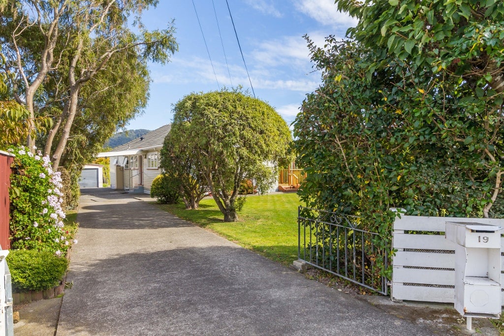 19 Ashforth Street, Wainuiomata, Lower Hutt - Carousel 2