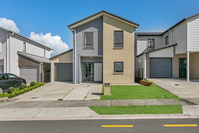 38 Kuurae Crescent, Weymouth, Auckland - Carousel 1