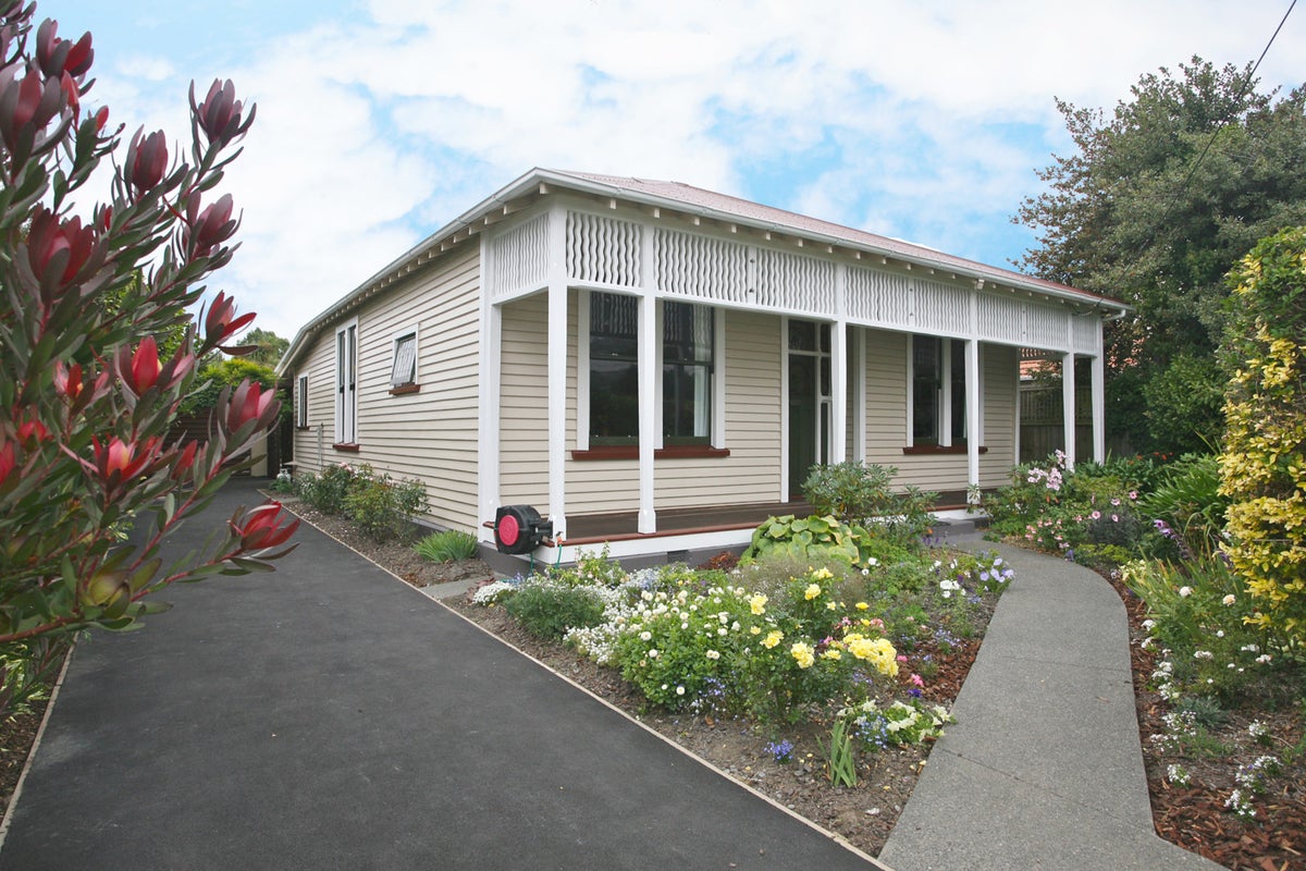 13 Martin Avenue, Beckenham, Christchurch - Carousel 2