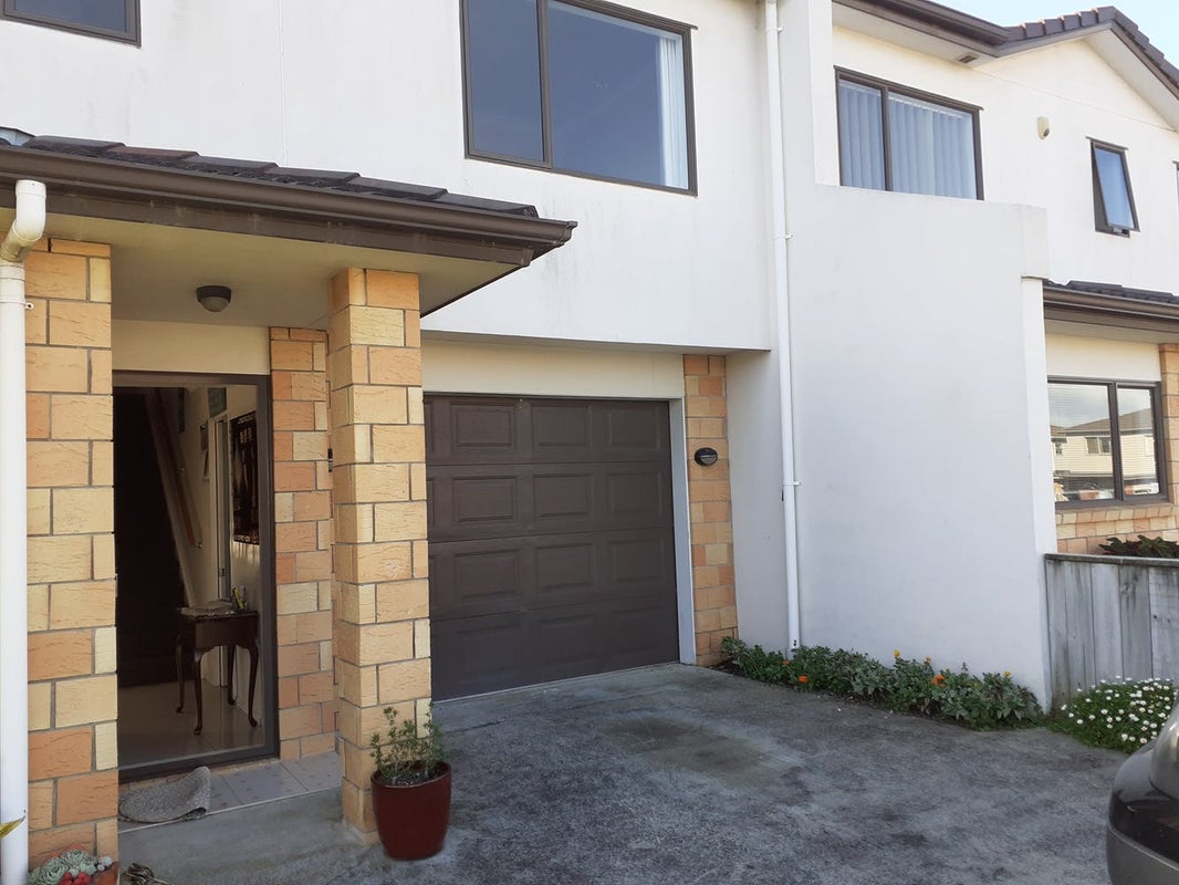 51 Agapanthus Place, Flat Bush, Auckland - Carousel 2