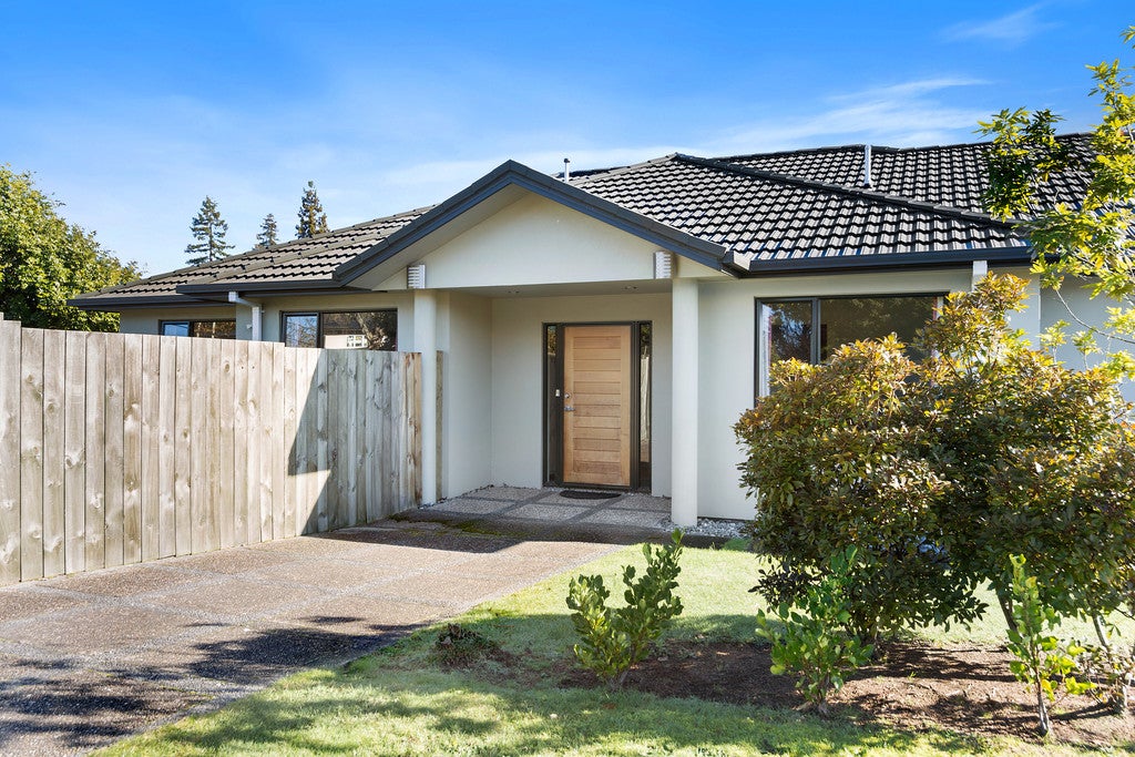 2 Owhatiura Drive, Lynmore, Rotorua - Carousel 2